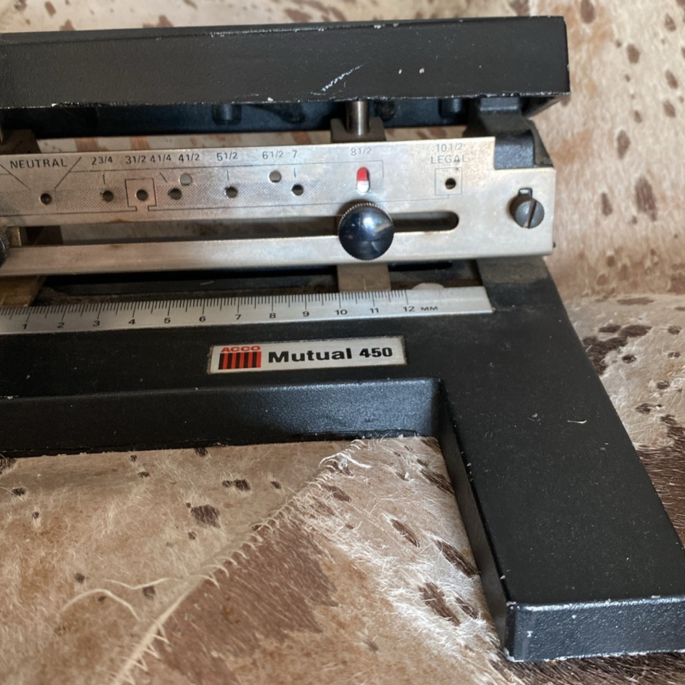 Acco mutual 450 hole punch - Picture 2 of 10